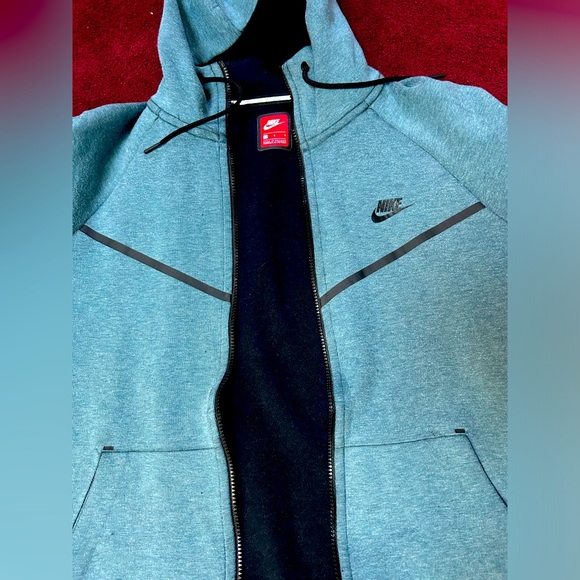 Men’s Nike Tech Fleece Full Zip Up Hoodie - Picture 6 of 7